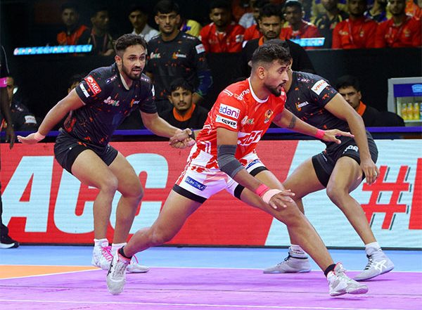 Sports News | PKL: U Mumba Pick Their First Win of Season, Defeat Gujarat Giants