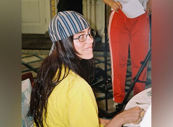 Entertainment News | Billie Eilish Shares Photo of Bruise with Fans After Falling on Stage