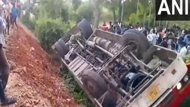 India News | Karnataka: One Dead, 20 Injured After a State Transport Bus Overturns in Vijayanagar