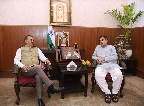 India News | Himachal CM Discusses Road, Bridge, Ropeways Projects for State with Transport Minister Nitin Gadkari