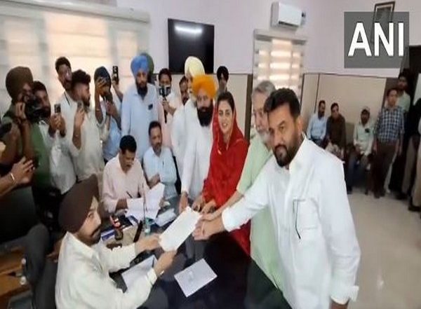India News | Punjab By-polls: Congress Candidate Amrita Warring Files Nomination from Gidderbaha Seat