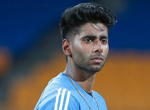 Sports News | Mayank Yadav, Riyan Parag to Miss T20I Series Against South Africa Due to Injuries