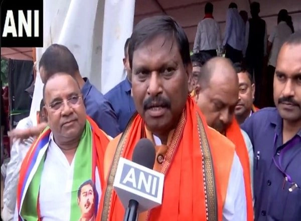 India News | People Angry with Current Govt, NDA Will Win Convincingly: Former Jharkhand CM Arjun Munda Ahead of Assembly Polls