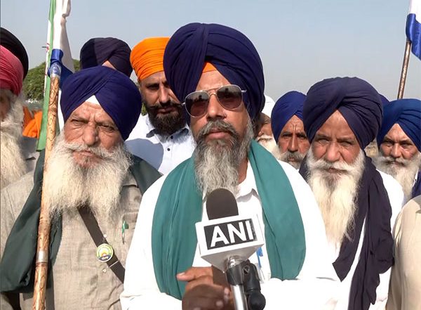 India News | Punjab: Farmers Move Towards Phagwara in Large Numbers