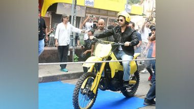 Entertainment News | Varun Dhawan Takes Excitement for 'Citadel Honey Bunny' to the Next Level at Gaiety Galaxy Theatre