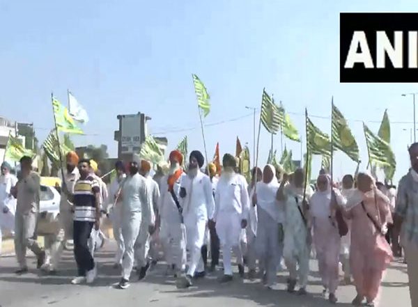 India News | Punjab: Farmers Gather in Sangrur, Block Highway to Press Their Demands