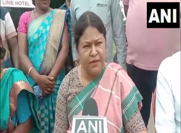 India News | "Who is Giving Him Courage to Make Such Remarks:" BJP Leader Sita Soren Slams Congress' Irfan Ansari