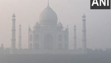 Taj Mahal Engulfed in Thick Haze As Pollution Rises in Uttar Pradesh’s Agra, Tourists Complain of Low Visibility