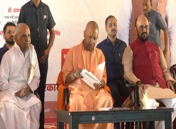 India News | CM Yogi Adityanath Launches Sanskrit Scholarship Scheme at Sampurnanand Sanskrit University