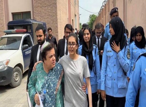 World News | Pak: Mahrang Baloch Condemns Arrest of Human Rights Lawyer Imaan Hazir and Her Husband
