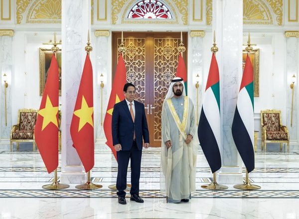 World News | Mohammed Bin Rashid, Vietnam PM Discuss Ways to Enhance Strategic Bilateral Cooperation