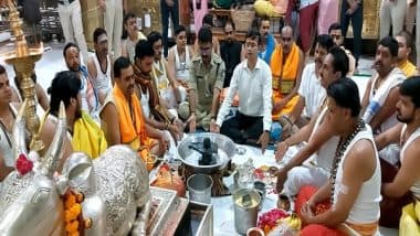 India News | MP: Ujjain Collector, Priests of Mahakaleshwar Temple Offer Prayers to Baba Mahakal on Dhanteras