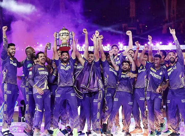 Sports News | Parthiv Patel Believes KKR Will Face Tough Call with Squad During IPL 2025 Retentions