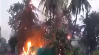 India News | Andhra Pradesh: Two Dead, Several Injured After Fire Breaks out in Shop After Being Struck by Lightning in East Godavari