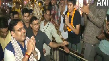 India News | Rajasthan CM Walks Through Streets of Sanganer Market in Jaipur; Extends Diwali Greetings to People