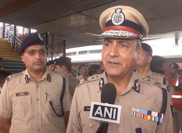 India News | RPF Chief Reviews Security Arrangements at New Delhi Railway Station Ahead of Diwali and Chhath Celebrations