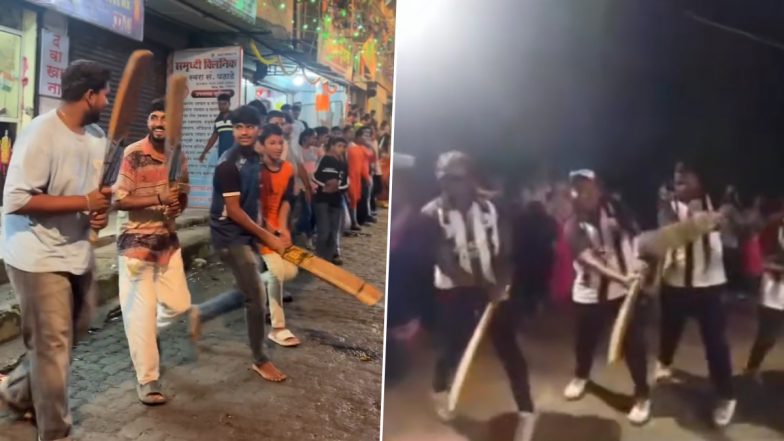 Cricket Garba at Navratri 2024! Video of Fans Using Bats During Dance in Gujarat Goes Viral