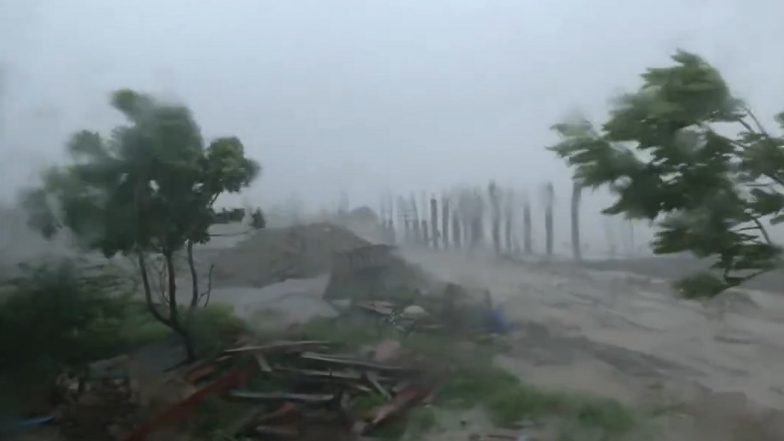 Cyclone Dana Update: Severe Cyclonic Storm Dana Will Weaken Into Deep Depression in Next 6 Hours, Says IMD; Predicts Rainfall To Continue Till October 26 (Watch Video)