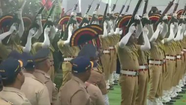 Ratan Tata Funeral: Last Rites of Veteran Industrialist Being Performed With State Honours at Mumbai’s Worli Crematorium (Watch Video)