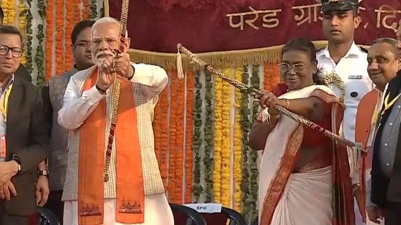 Dussehra 2024: ‘Ravan Dahan’ Performed at Delhi’s Madhav Das Park in Presence of President Droupadi Murmu, PM Narendra Modi (Watch Video)