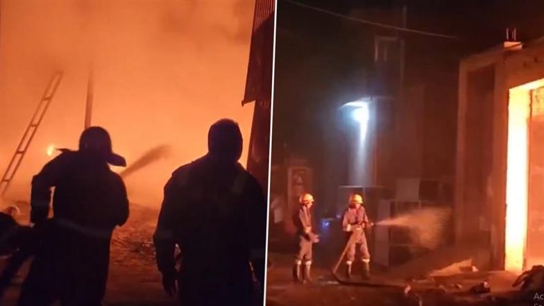 Baghpat Fire: Massive Blaze Erupts in Plastic Factory in Uttar Pradesh, No Injuries Reported (Watch Video)