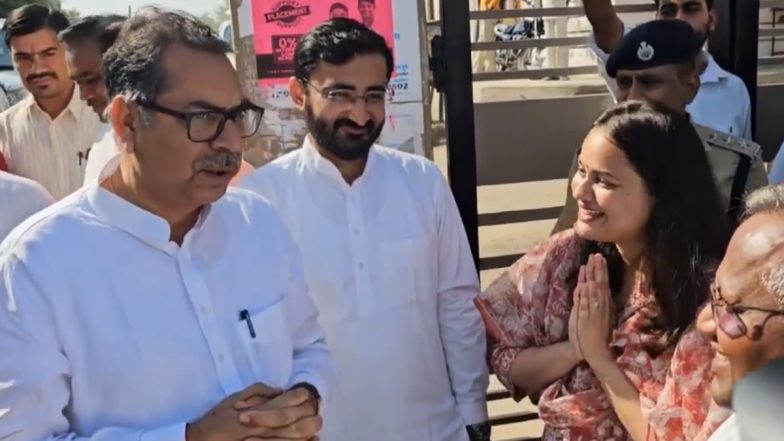 IAS Tina Dabi ‘Bows’ 5 Times in 7 Seconds Before BJP Leader Satish Poonia in Barmer, Viral Video Surfaces