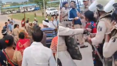 Balrampur: Mob Vandalises Police Station, Thrashes Woman IPS Officer With Slippers After Youth Dies in Police Custody in Chhattisgarh, Video Surfaces