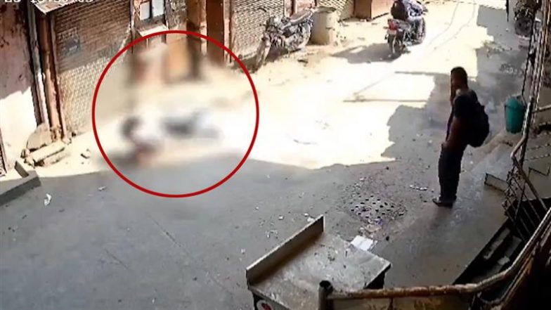 Suicide Caught on Camera in Delhi: 17-Yr-Old Girl Jumps To Death From Building in Jamia Nagar Over Not Cracking JEE; Shocking Video Surfaces