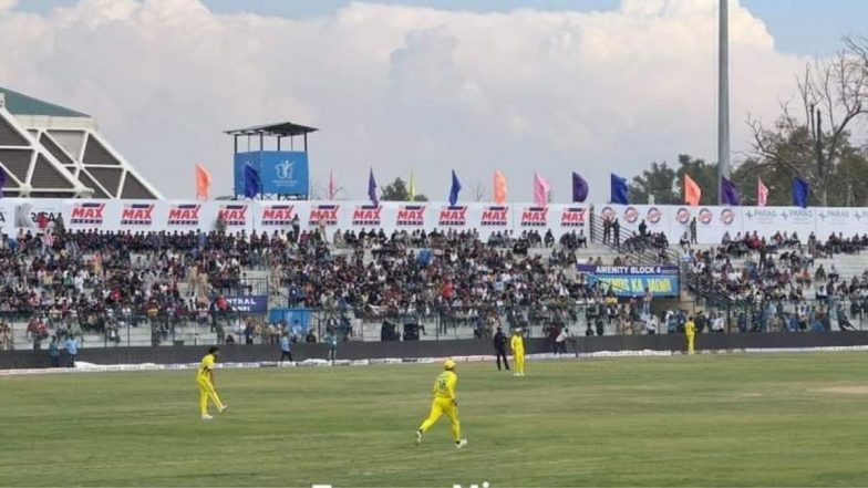 Fans Turn Up in Huge Numbers To Watch LLC 2024 in Srinagar’s Bakshi Stadium As Global Cricket Stars Return to Valley After 40 Years (Watch Videos)