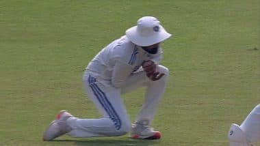 KL Rahul Takes Sharp Catch at Leg Slip To Dismiss Mominul Haque off Ravi Ashwin's Bowling During IND vs BAN 2nd Test 2024 (Watch Video)