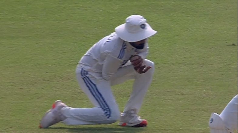 KL Rahul Takes Sharp Catch at Leg Slip To Dismiss Mominul Haque off Ravi Ashwin's Bowling During IND vs BAN 2nd Test 2024 (Watch Video)