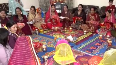 Karwa Chauth 2024: Women from Punjabi, Sindhi Communities Celebrate Karva Chauth in Lucknow (Watch Videos)