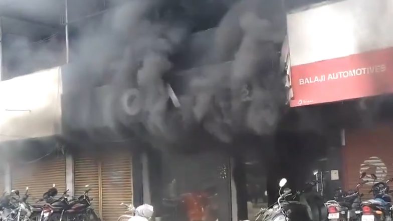 Karnataka: Ola EV Customers Set Ola Showroom on Fire for Not Servicing Their Vehicle As Bhavish Aggarwal and Kunal Kamra Spar on Social Media (Watch Video)