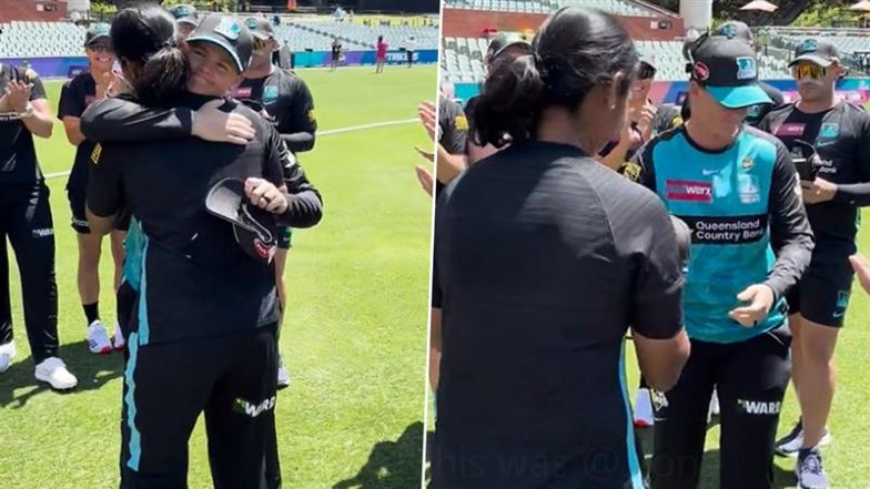 Jess Jonassen Delivers Emotional Speech For Shikha Pandey While Handing Her Brisbane Heat Cap, Video Goes Viral Ahead of WBBL 2024 Match Against Melbourne Renegades