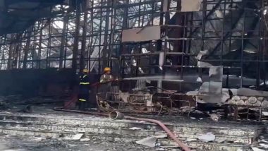 Noida Fire: 1 Dead in Blaze at Under-Construction Banquet Hall in Sector 74 in Uttar Pradesh (Watch Videos)