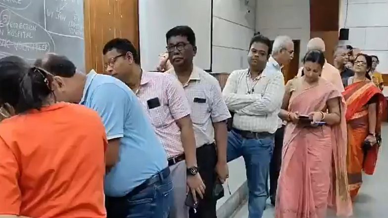 Senior Doctors of RG Kar Hospital Resign in Solidarity With Junior Colleagues