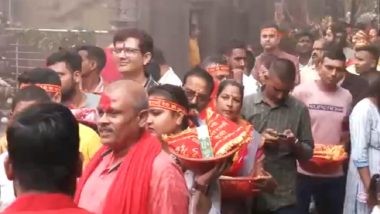 Vijayadashami 2024: Devotees Celebrate Vijay Dashami With Great Pomp, Offer Prayers in Temples Across Country (Watch Videos)