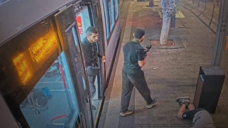 Israel Shooting: Israeli Police Say 6 People Dead As 2 Gunmen Open Fire in Tel Aviv’s Jaffa, 2 Assailants Killed (Watch Videos)