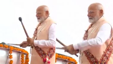 PM Narendra Modi Arrives in Maharashtra; Tries Hands at Drums, Prays at Jagdamba Mata Temple in Poharadevi (Watch Video)