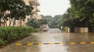 ‘Artificial Rain’ in Gurugram: RWA in DLF Primus Society Conducts ‘Artifical Rain’ Using Sprinklers To Combat Air Pollution (Watch Videos)