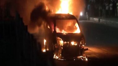 Delhi Car Fire Video: Blaze Erupts in Moving Four-Wheeler in Dwaraka Sector-1, 2 Escaped Unhurt