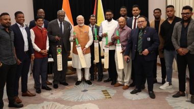 Prime Minister Narendra Modi Meets Former West Indies Cricketing Stars Clive Lloyd, Shivnarine Chanderpaul in Guyana