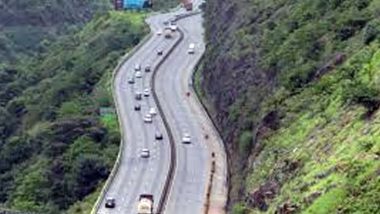 Pune: LPG Tanker Overturns on Mumbai-Pune Expressway Near Warje Bridge, No Casualties Reported