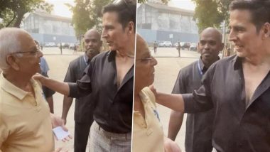 'Vo Roz Sadta Ha': Akshay Kumar Listens to Senior Citizen's Complaint About 'Rusted' Toilet at Juhu Beach After Casting Vote For Maharashtra Elections 2024 (Watch Video)