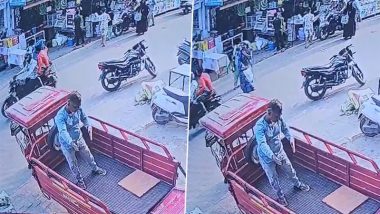 Chain Snatching Caught on Camera in Agra: 2 Bike-Borne Men Snatch Woman’s Chain While Shopping in Mangal Bazar, Police Respond After Video Goes Viral