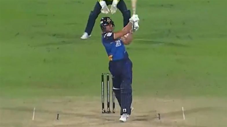 Marcus Stoinis Shows His Power With Monstrous 109-Metre Six Against Zeeshan Naseer In Abu Dhabi T10 League 2024 During Deccan Gladiators vs Team Abu Dhabi Match (Watch Video)