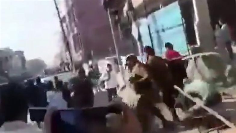 Vaishno Devi Ropeway Project Faces Wrath of Locals As They Clash and Pelt Stones at Police (Watch Video)