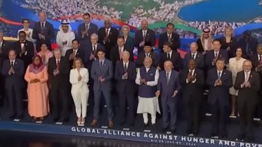 G20 Summit 2024: PM Narendra Modi and Canadian Counterpart Justin Trudeau Share Stage for Photo Session in Brazil Amid India-Canada Tensions (Watch Video)