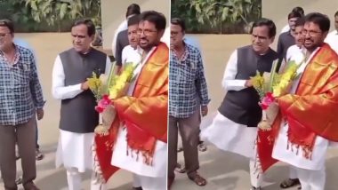 BJP Leader Raosaheb Danve Kicks Man Trying to Enter Picture Frame; Video Goes Viral