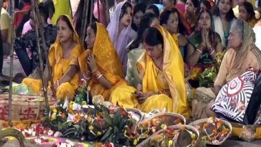 Chhath Puja 2024: Devotees Gather To Offer Arghya to Rising Sun on Last Day of Festival (Watch Videos)